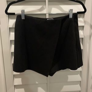 Black skort